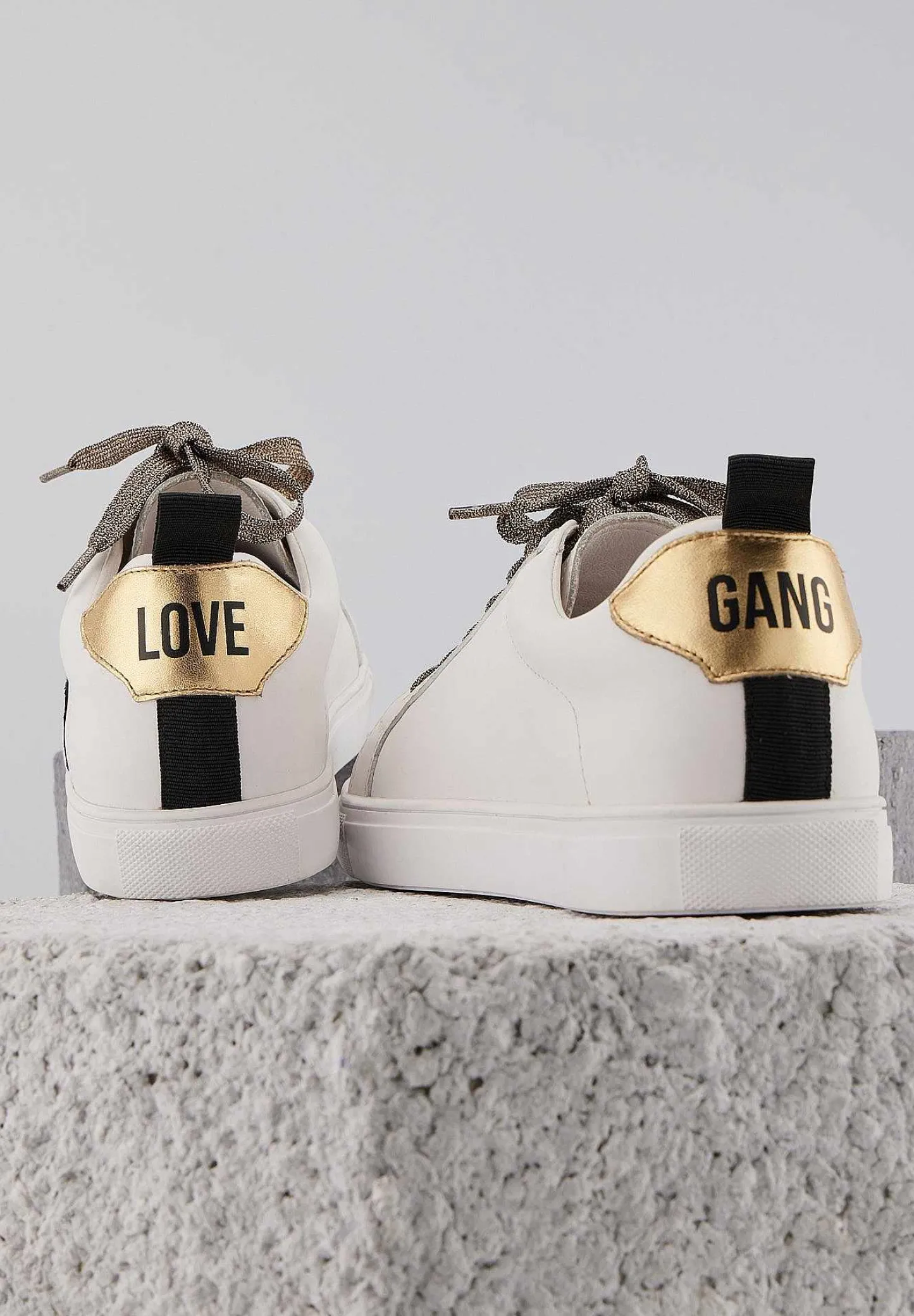 Bons baisers Betty Love Gang Online